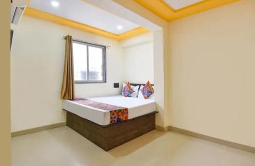 Pune Hotel | FabHotel Silver Star