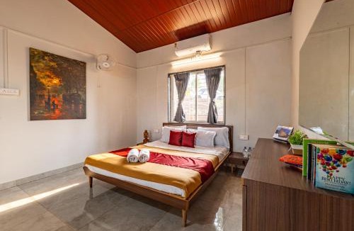 Ambavna House | CosmicStays Birdsong Cottage Hilltop Lakeview Stay