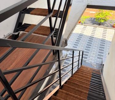 Mathilil House | Lakeside Meadows- Diamond Homestay