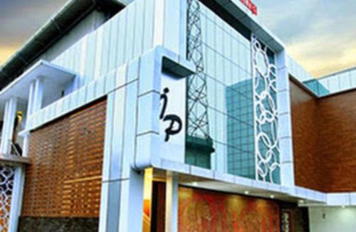 Adoor Hotel | Hotel New Indraprastha