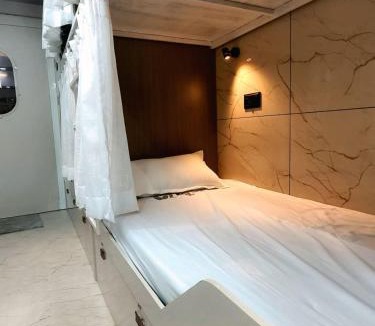Thiruvananthapuram Cabin | Trio Rooms & dormitory