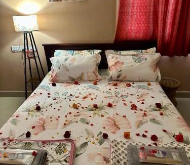 Nanganallur House | Manasa's Retreat - Spacious Master Bedroom Near Chennai International Airport