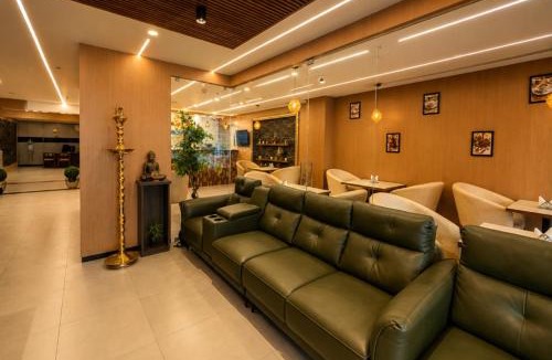 Karumom Hotel | Sabu's Grand Royale - Thampanoor