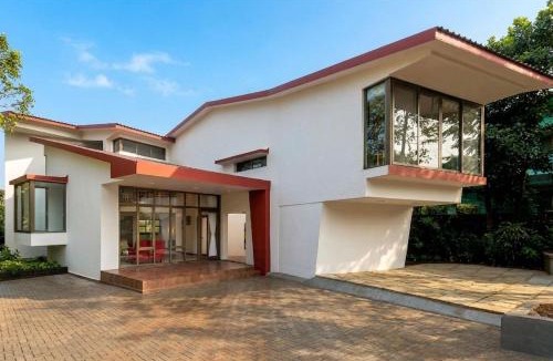 St.Stanislaus Villa Villa | Pura Vida by StayVista - A hill-view villa with Modern interiors & Swimming pool