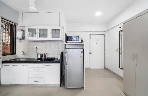 Ranwar Apartment | Lilou Studio in Bandra W by Square One Stays
