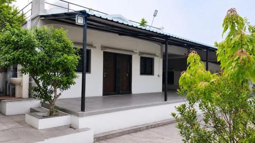 Dudhebavi Hotel | Townhouse Oak Phaltan Formerly Shivjal City