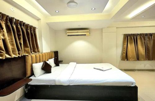Hadapsar Hotel | The Lotus