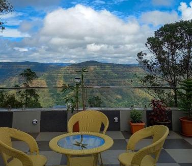 Wai Hotel | Omkar Hotel - Mahabaleshwar