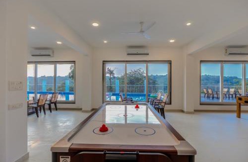 Dabolim Villa | ALAYA STAYS Midpoint UMA Pet-Friendly 7 BHK Villa Pool and Entertainment