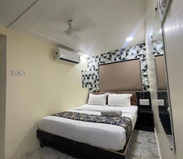 Vile Parle West Hotel | Hotel Amber Empire Vile Parle Near Domestic Airport