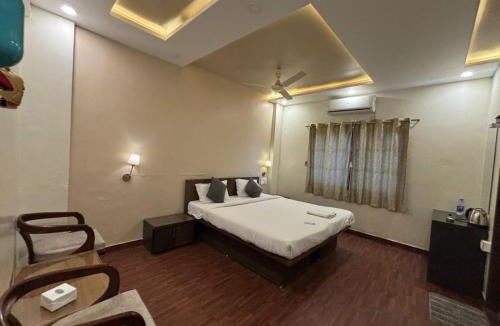 Dudhebavi Hotel | Townhouse Oak Phaltan Formerly Shivjal City