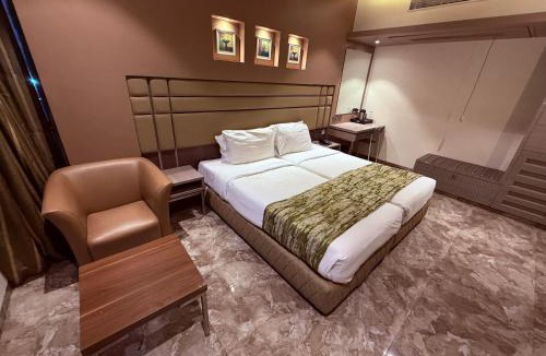 Kopar Khairane Hotel | HOTEL VARISHTTA Kopar Khairane