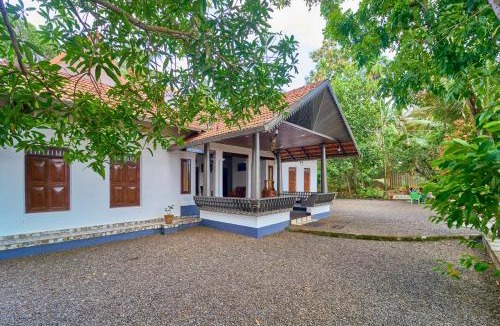 Mankombu House | Cotelac Heritage Lake Resort Alleppey by VOYE HOMES