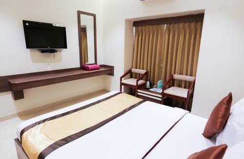 Shirdi Hotel | Hotel Laxmibai Palace- Only 300 meter from Sai Baba Temple!