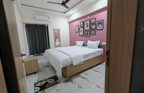 Phase 1 Hotel | The Royal Ark Hotel