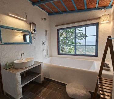 Roha Villa | The Camphor Villa - Farmers Deck