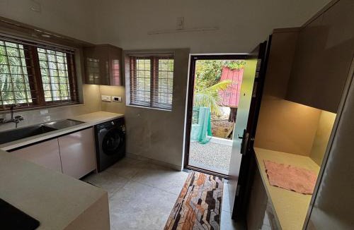 Aluva Villa | 3 bhk Premium home Stay at Ernakulam Aluva Perfect for Family and Long stay