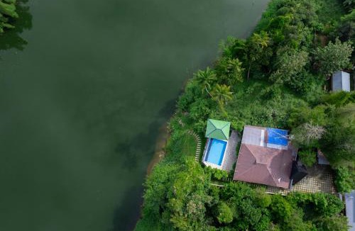 Chalakudy House | River Serene Holiday home