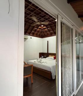 Andhakaranazhy Bed & Breakfast | Backwater Brook
