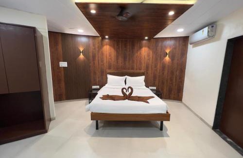 Khalapur House | Roofyard Villa