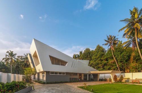 Neyyattinkara Villa | Hossana 5BHK Private Villa with Pool near Kovalam Beach