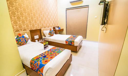 Sakinaka Hotel | FabHotel Seven Hills - Nr Mumbai International Airport