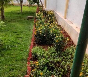 Bhimunipatnam Villa | Siva rama garden resort, AC 3 bed rooms, swimming pool ,Box cricket, Born fair, BBQ,kichan with all equipment etc, near bheemili beach road to dora thota road