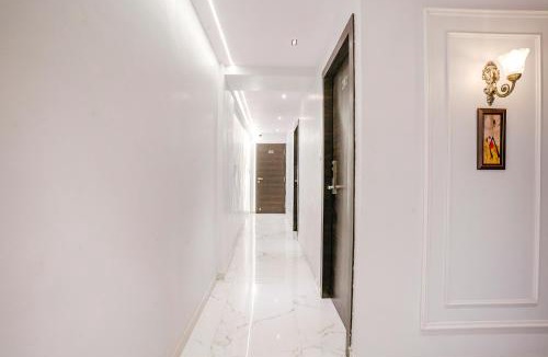 Borivali West Hotel | FabHotel Peralz - Nr Boriwali Station