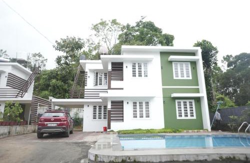 Amalavayal Hotel | Luxe Hotel - Rooms & Villas Wayanad