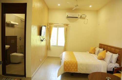 Theni Hotel | THE RIVIERA