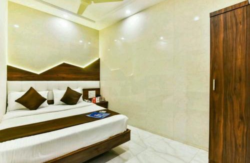Dharavi Hotel | Hotel Palace Residency near Lokmanya Tilak Terminus