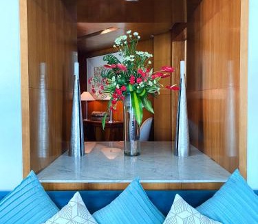 Churchgate Hotel | InterContinental Marine Drive Mumbai by IHG