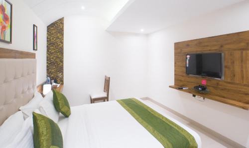 Sakinaka Hotel | Treebo Amber International Mumbai Airport T2
