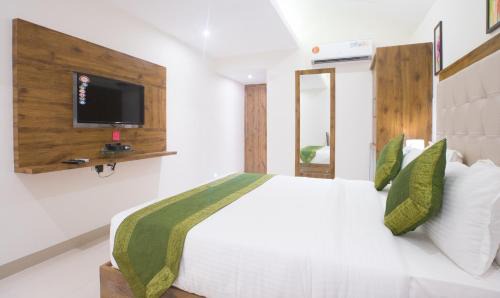 Sakinaka Hotel | Treebo Amber International Mumbai Airport T2