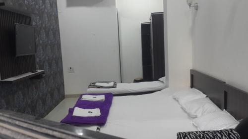 Daulatabad Hotel | Hotel Holiday Era Opposite Railway Station