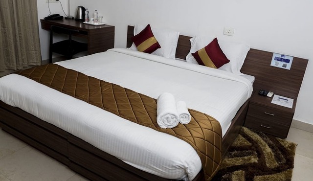 The Altruist Koparkhairane Hotel