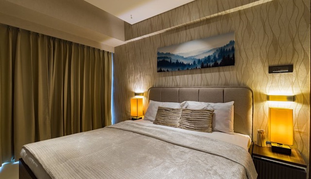 AR Suites Jewels Royale