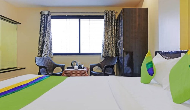 Itsy Hotels Chetan Executive Hadapsar Phursungi