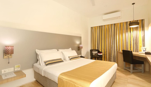 Mumbai Metro - The Executive Hotel