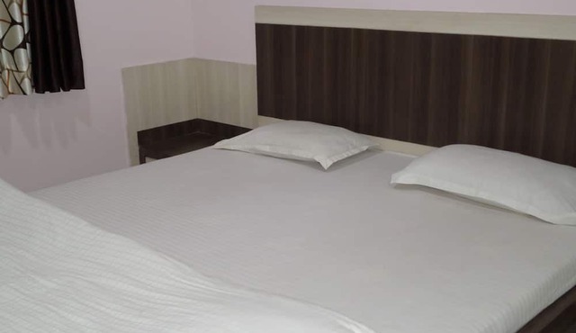Hotel Amit Plaza