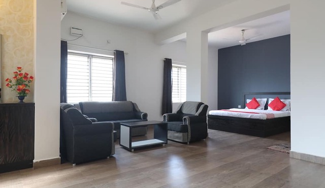 OYO 24602 City Residence