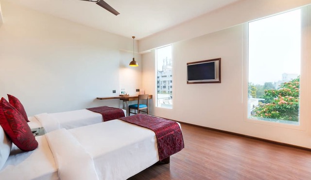7 Apple Hotel - Viman Nagar Pune