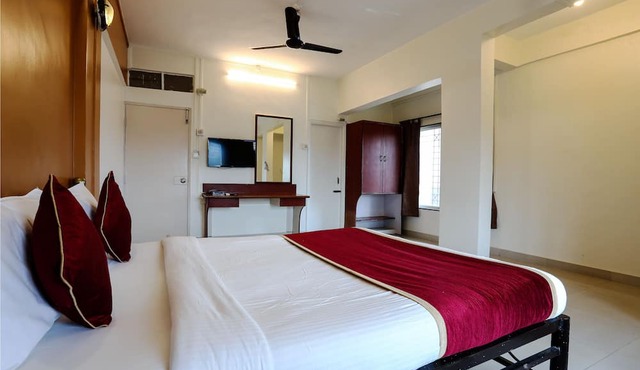 HMR Royal Inn in Pune