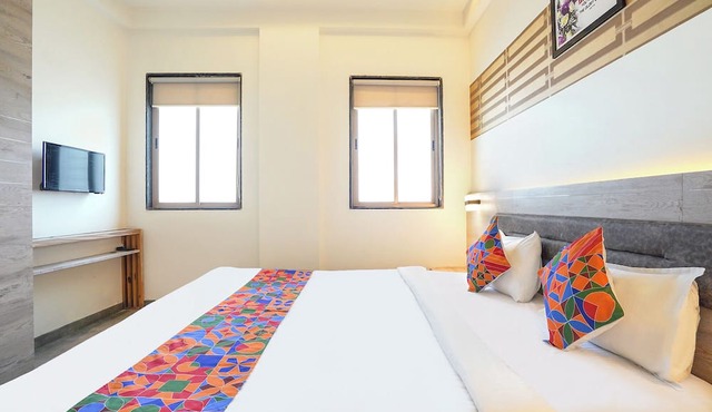 FabHotel Pragati