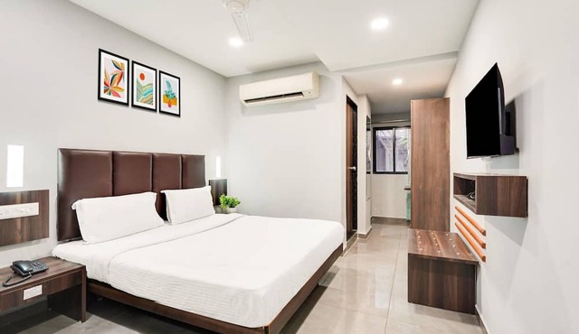 Super Deluxe Roompalette Country Club