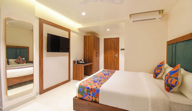 Fabhotel Shourya Regency