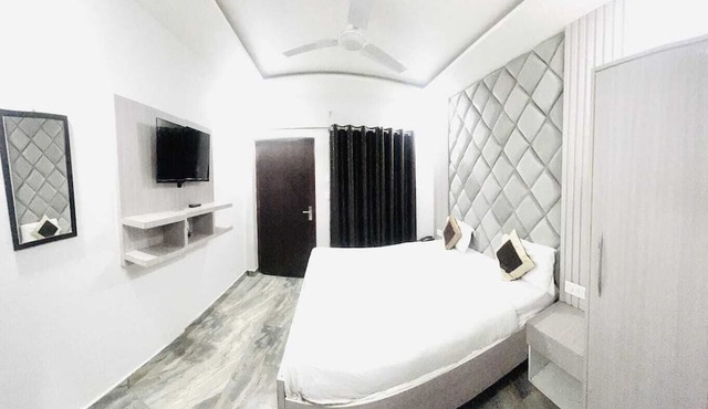 Hotel Green Apple in Bareilly