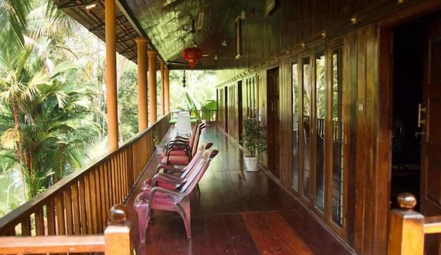 Backwater Retreat Resort - Kumarakom