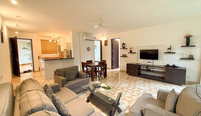 Modern 2bhk w Pool Access 5km to Coco Beach