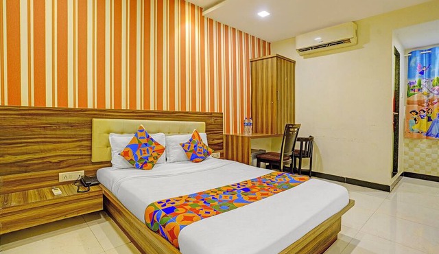 Fabhotel Galaxy Inn
